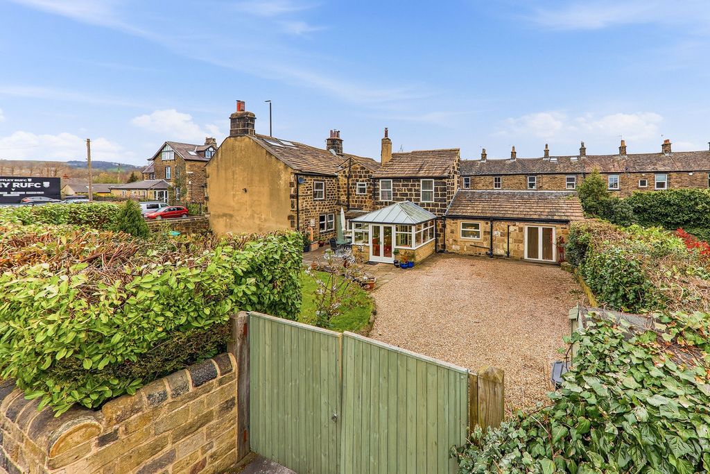 Property photo 1 of 28