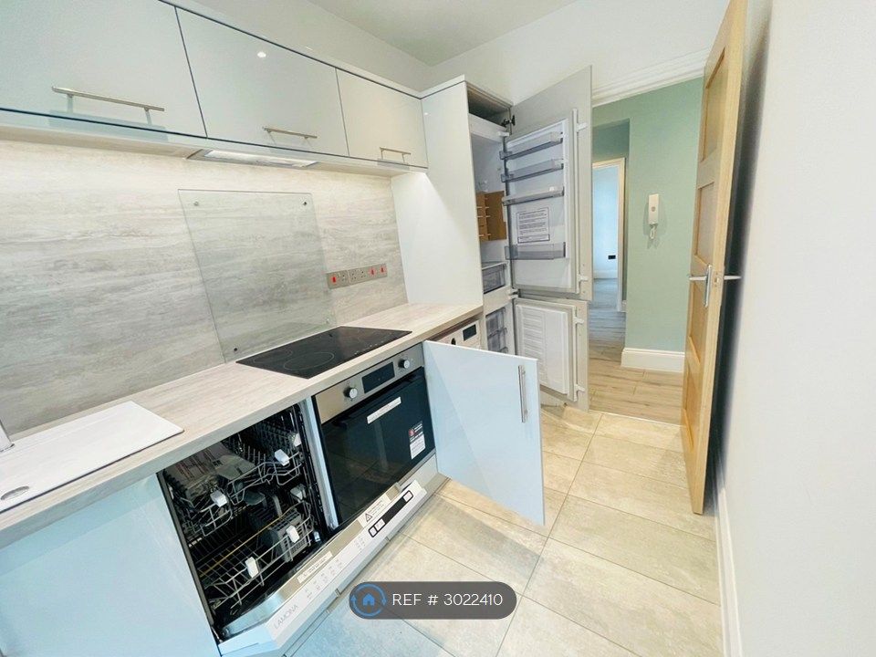 Property photo 3 of 22 Fully Refurbished Kitchen