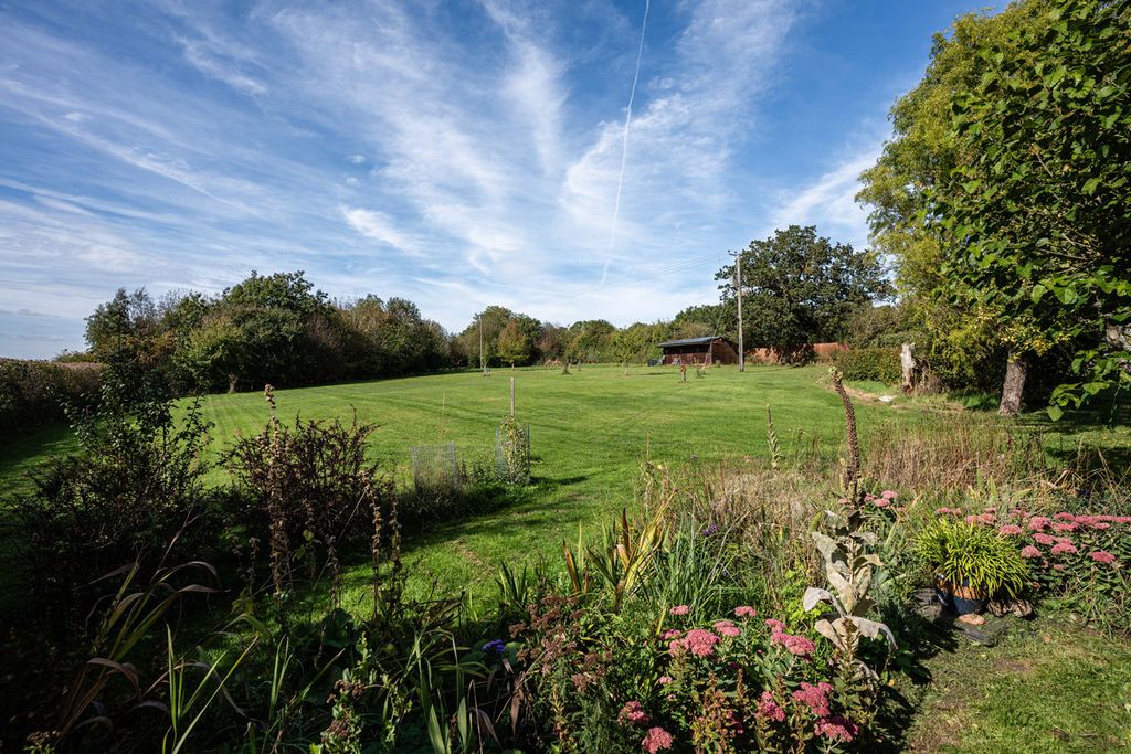 Property photo 2 of 34