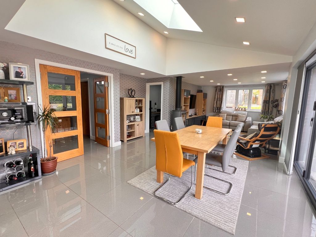 Property photo 2 of 33 3082884