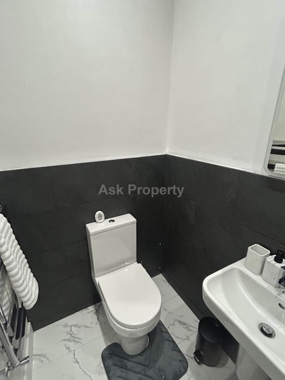 Property photo 2 of 3