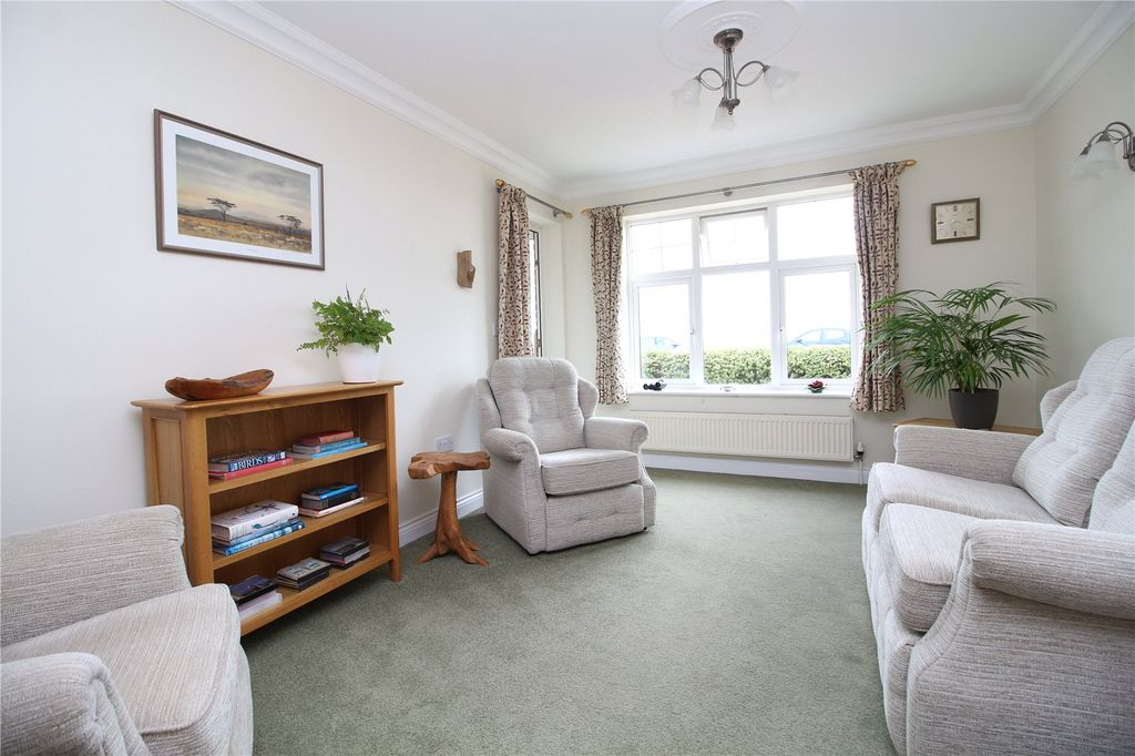 Property photo 2 of 11 Picture No. 03