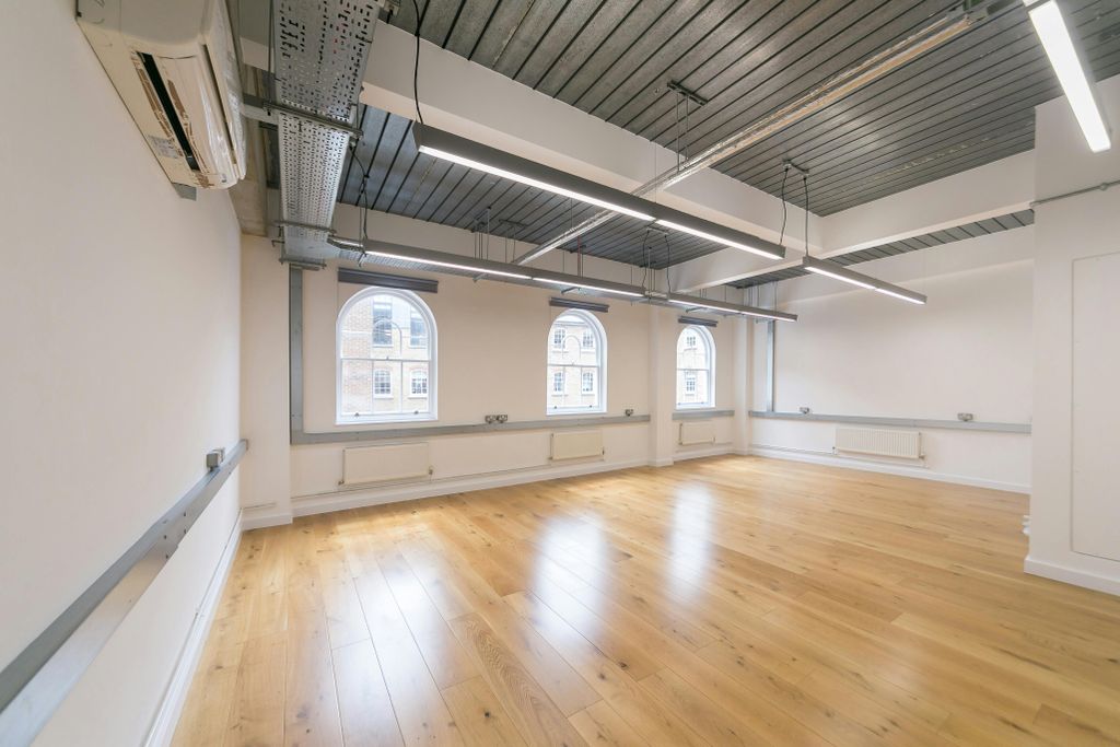Property photo 2 of 8 16.Jpg