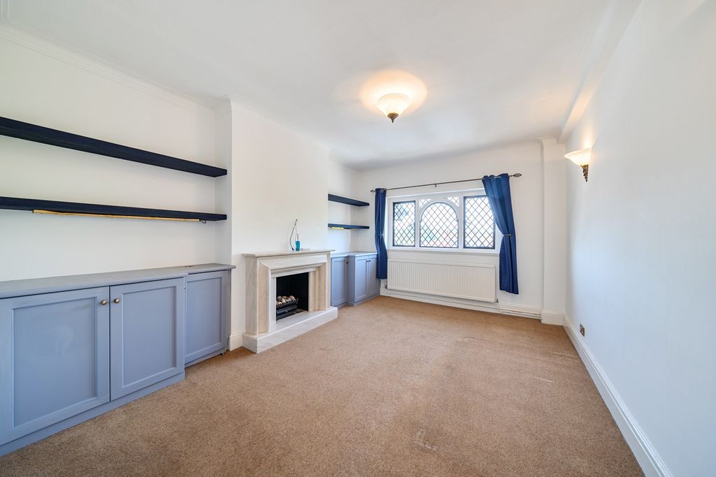 Property photo 3 of 13 1440397-1-69d6686...