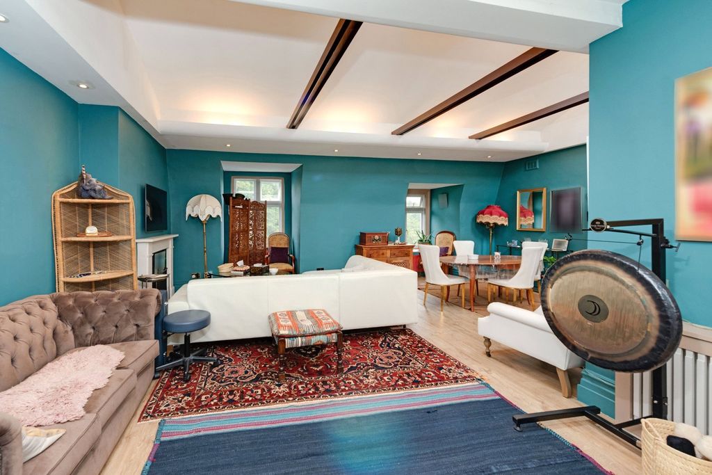 Property photo 2 of 13 Picture No. 16