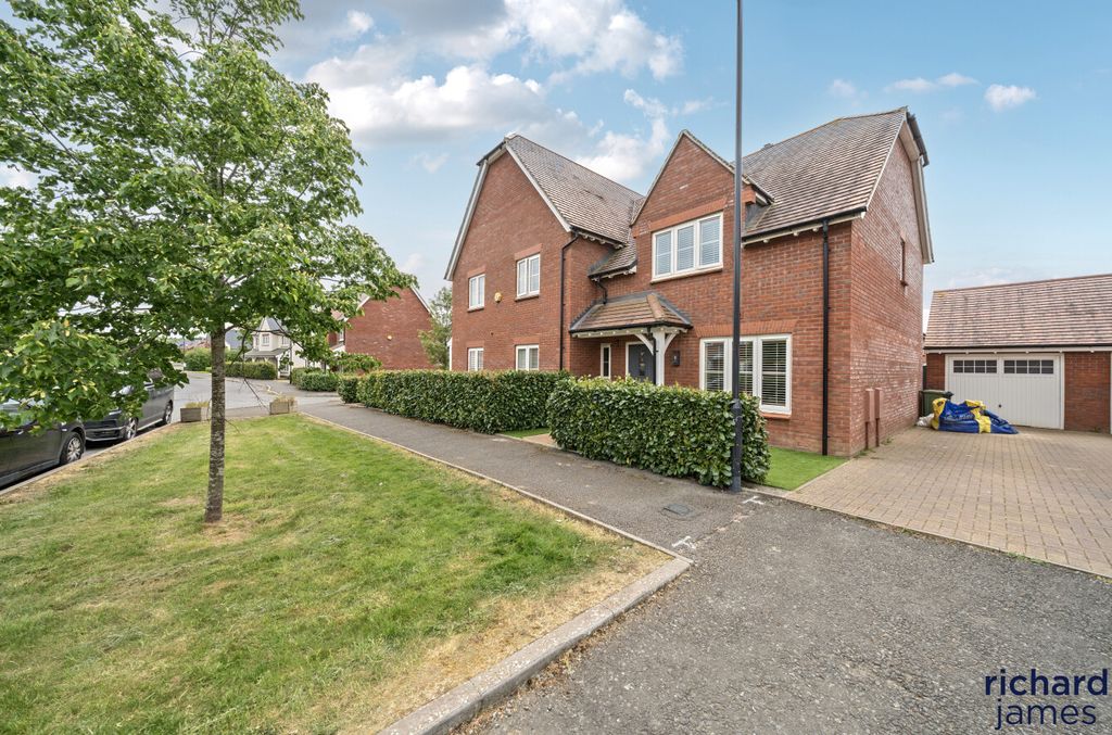 Property photo 1 of 16 624cc394678c4351822ee0d5F2d330B7
