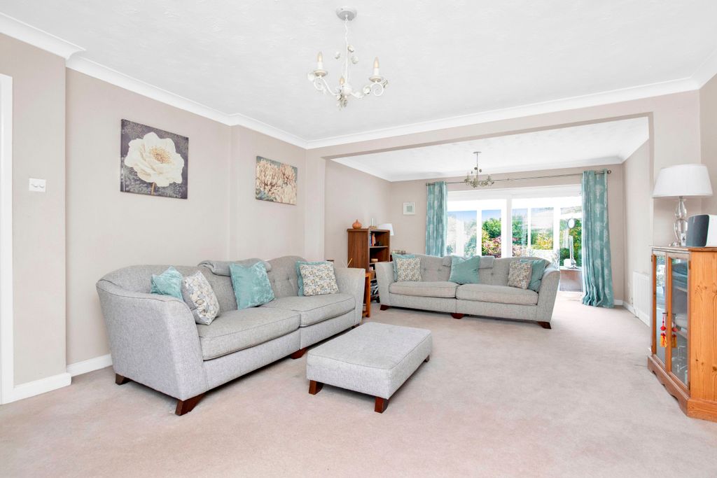 Property photo 3 of 32