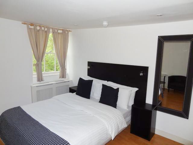 Property photo 1 of 5 Studio To Rent