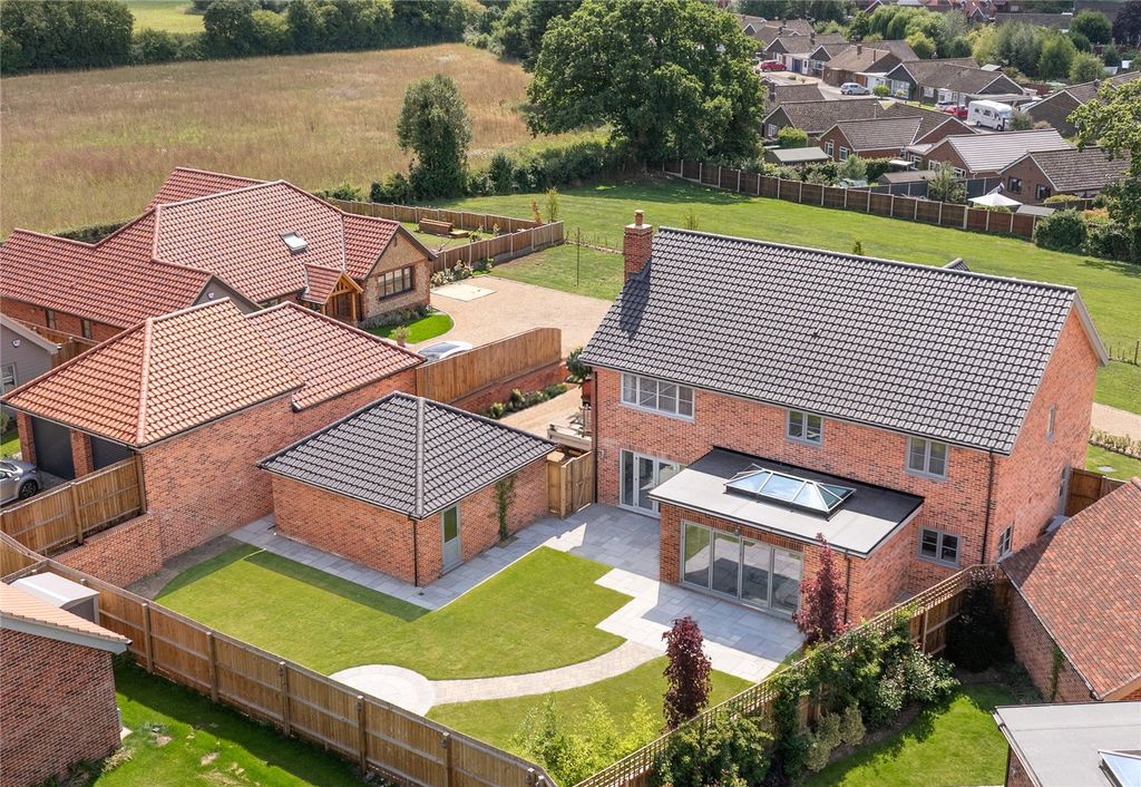 Property photo 2 of 41 Picture No. 11