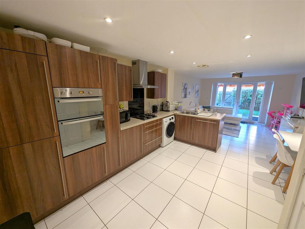 Property photo 3 of 22 Pxl_20250228_162139728.Raw-01.Cover.Jpg