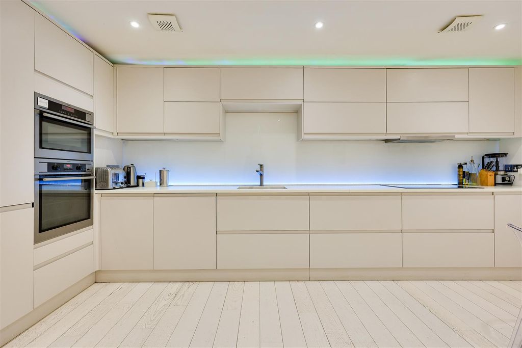 Property photo 3 of 50 Img (15).Jpg