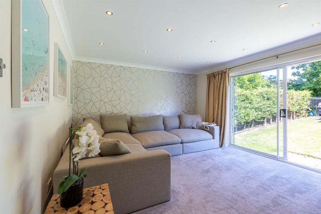 Property photo 3 of 33 5 Clashbenny Place, St Madoes-37.Jpg
