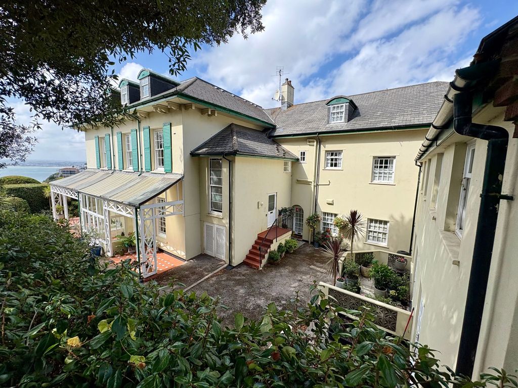 Property photo 1 of 28