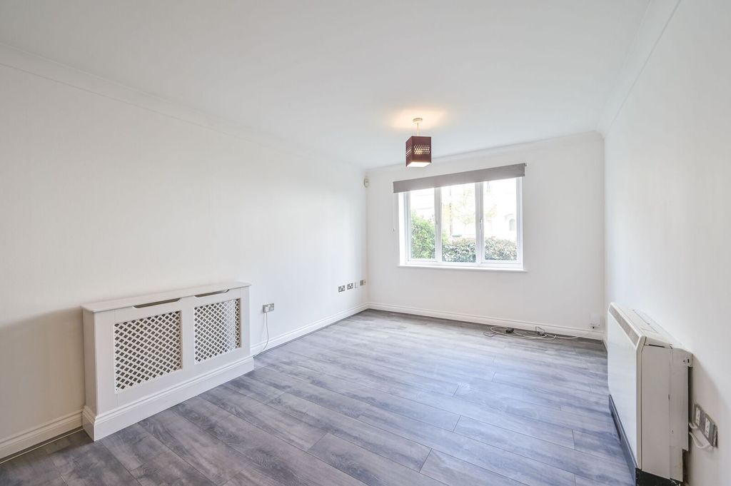 Property photo 3 of 7