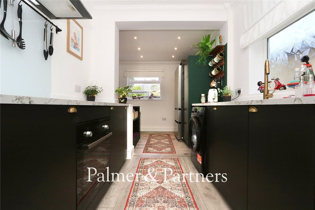 Property photo 3 of 32 Picture No. 06