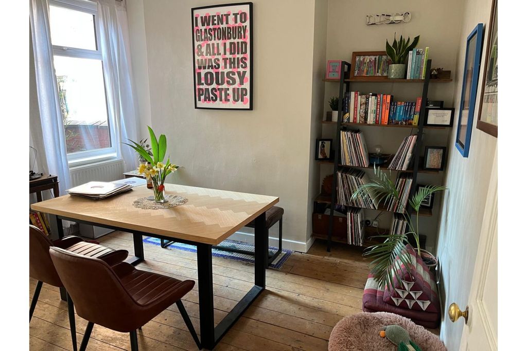 Property photo 2 of 11 Kitchen/Dining Room
