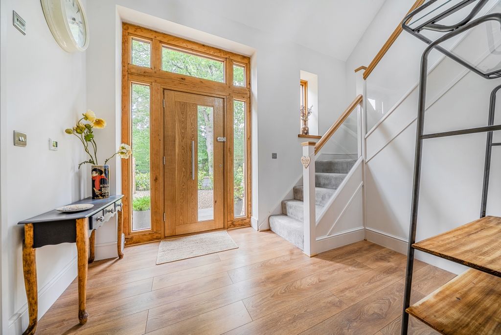 Property photo 2 of 21 1353603-1-68c18F3...