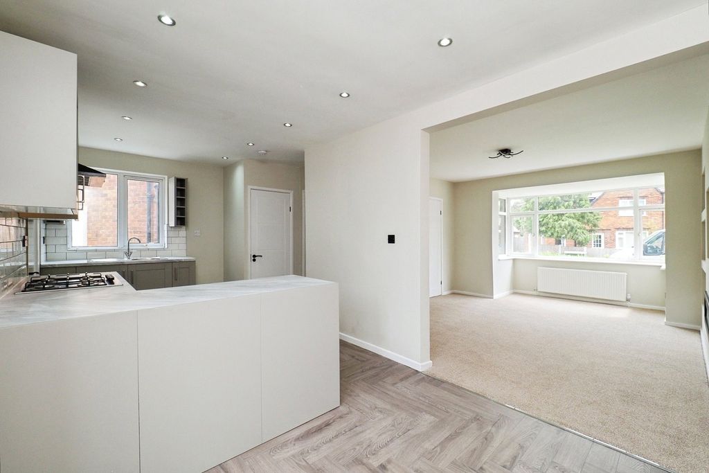 Property photo 1 of 16 Dining Room