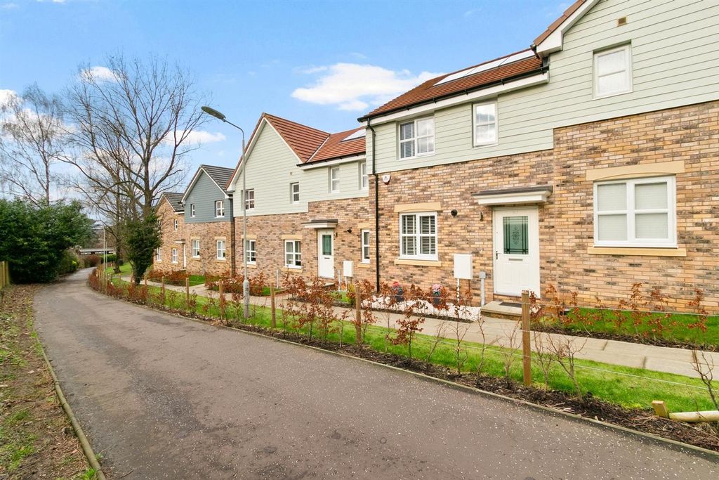 Property photo 1 of 25