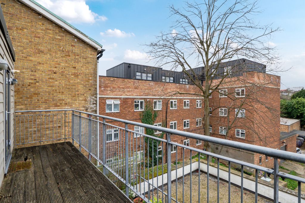 Property photo 3 of 13 1430551-12-69B2E8...