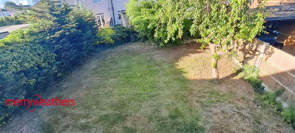 Property photo 3 of 10 External