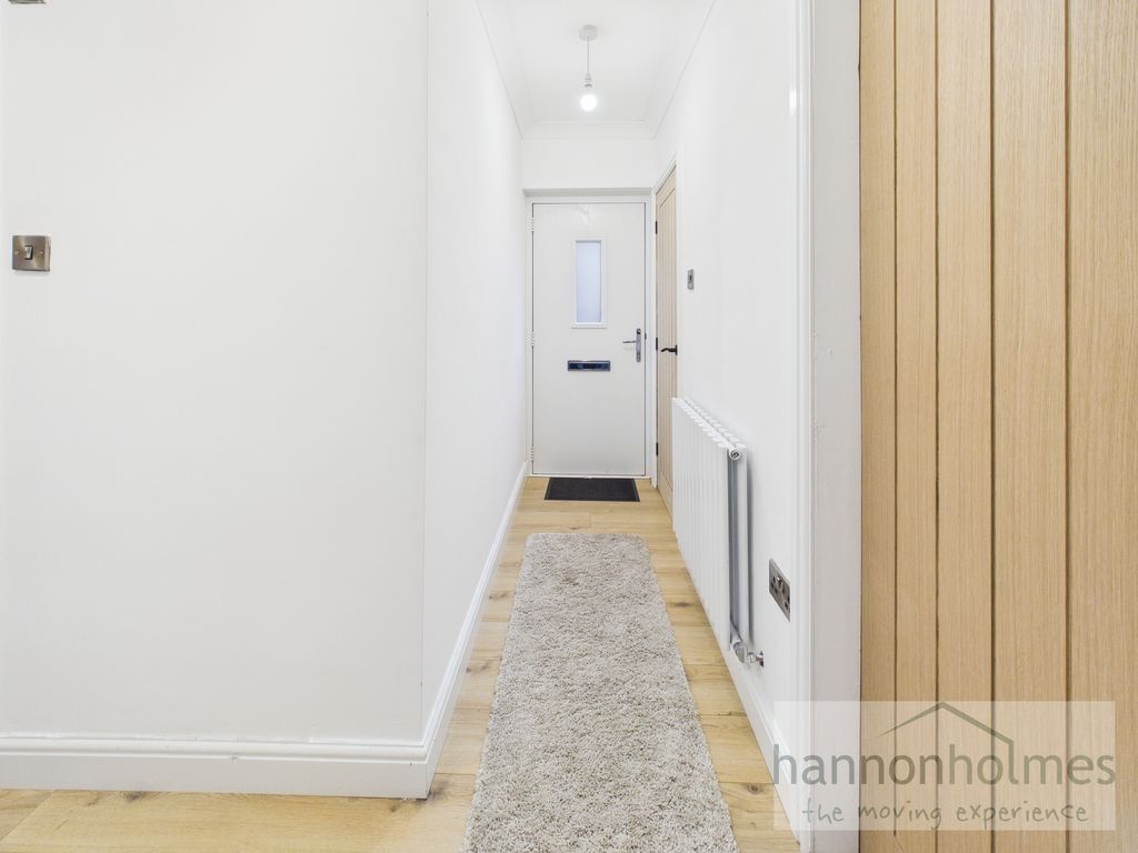 Property photo 2 of 19 Cam05283G0-Pr0162-Still014