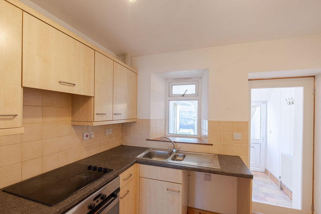 1 bed flat for saleShop Flat, Eaglesfield DG11 photo 4
