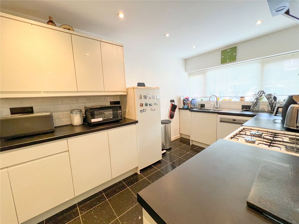Property photo 3 of 13 Picture No. 12