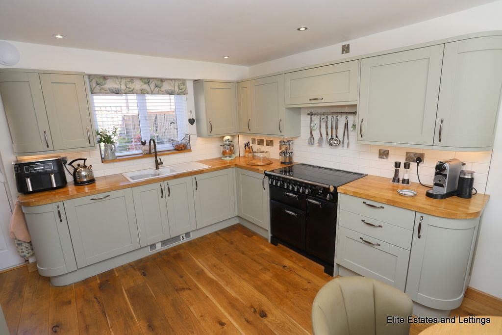 Property photo 2 of 25 02-Img_2253