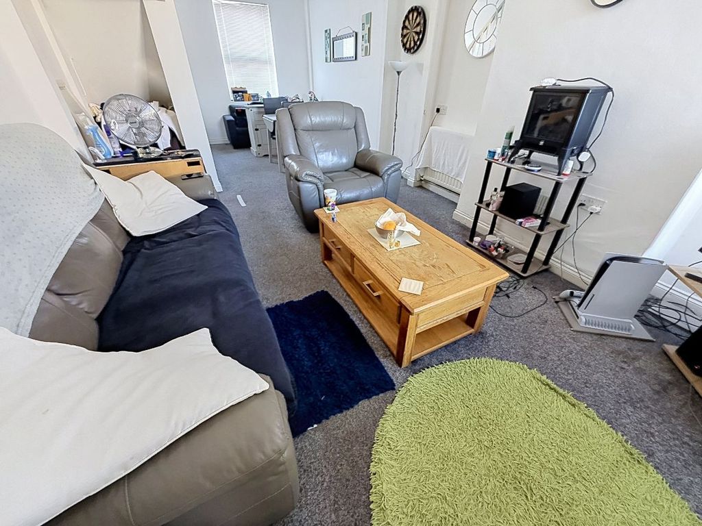 Property photo 3 of 12
