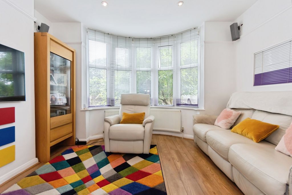 Property photo 2 of 19 Pbox-Img.Jpg