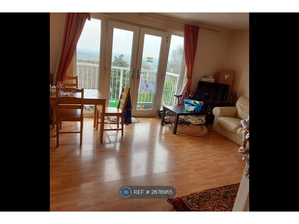 Property photo 1 of 14 Sitting Room