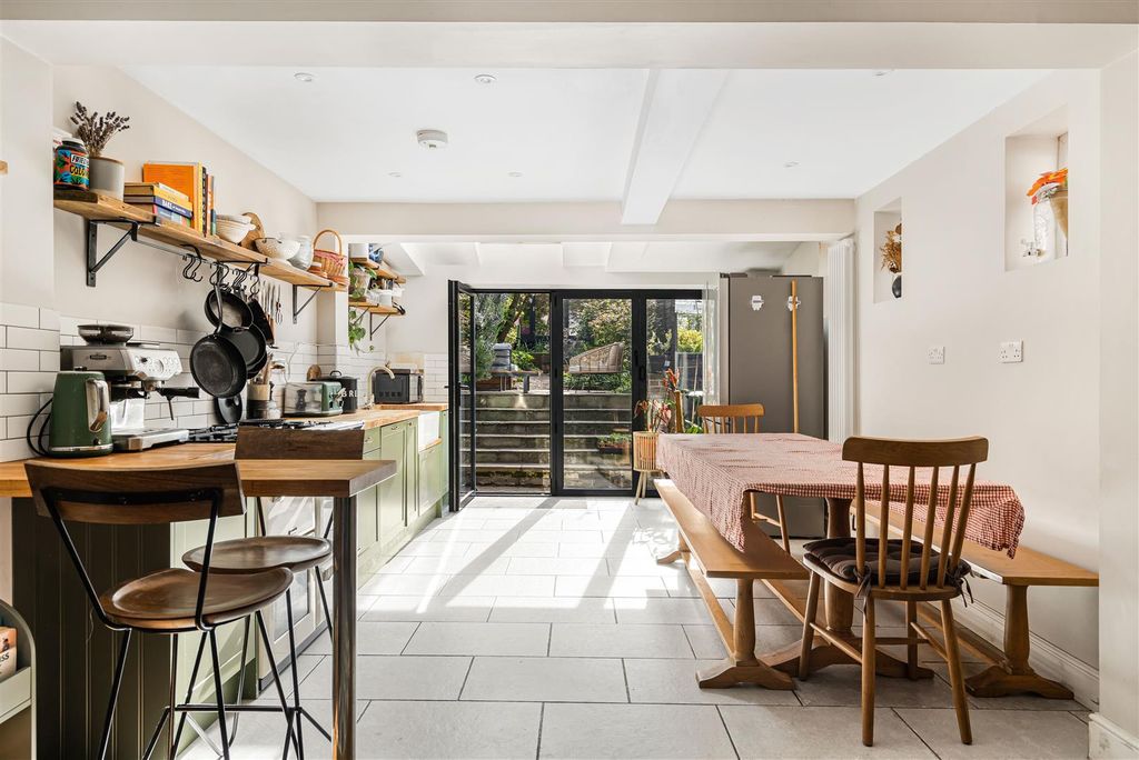 Property photo 2 of 21 30_74958.Jpg