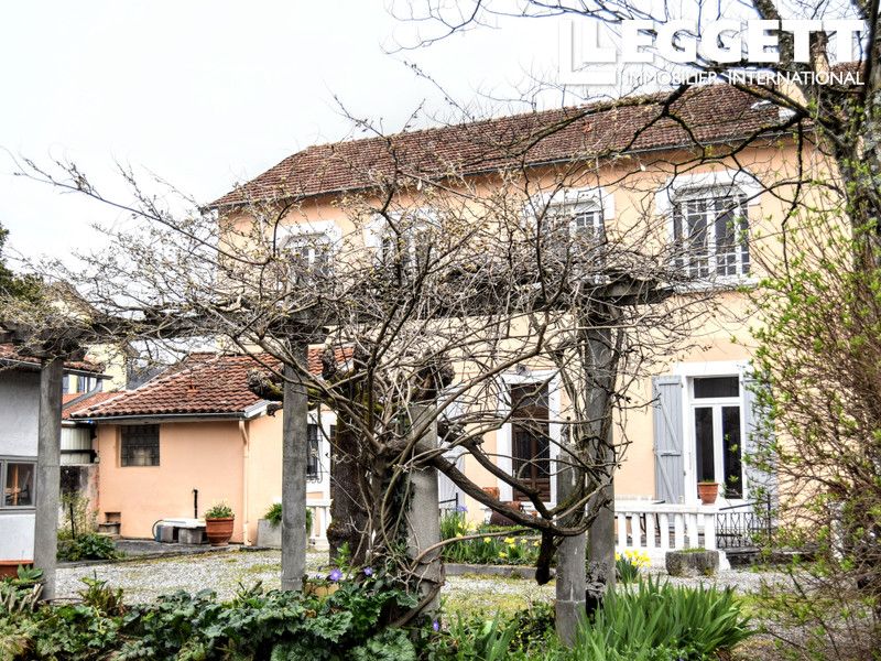 Property photo 2 of 10