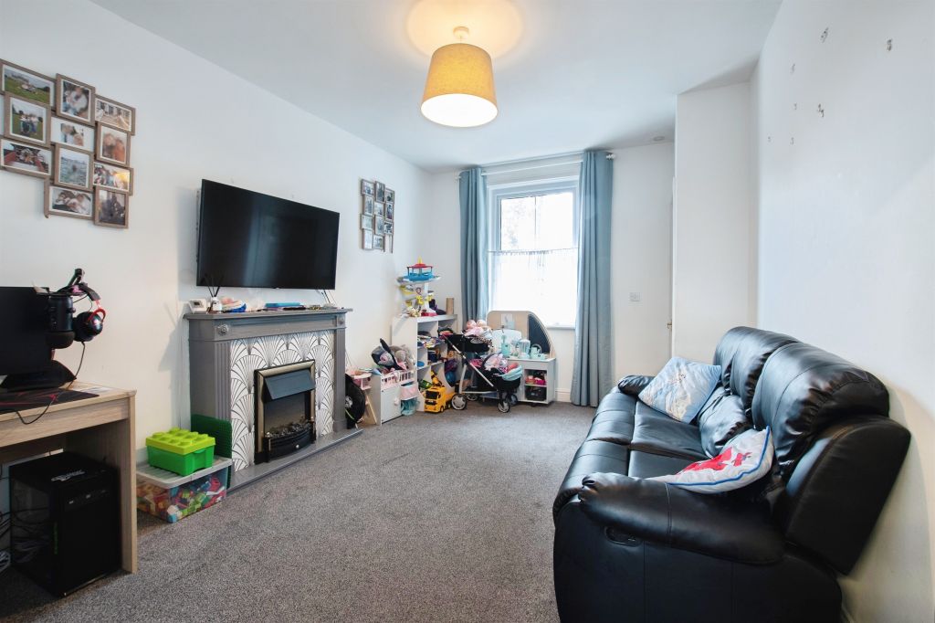 Property photo 2 of 20