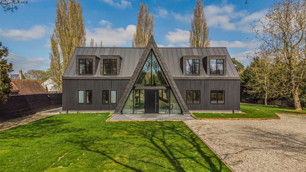 Property photo 1 of 42