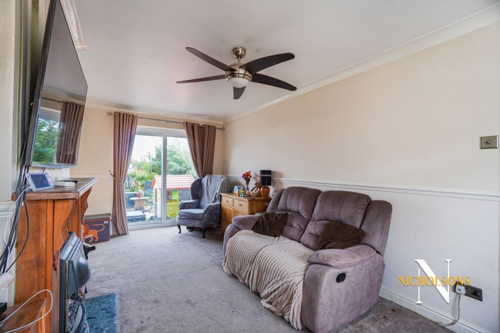 Property photo 3 of 14 4558285