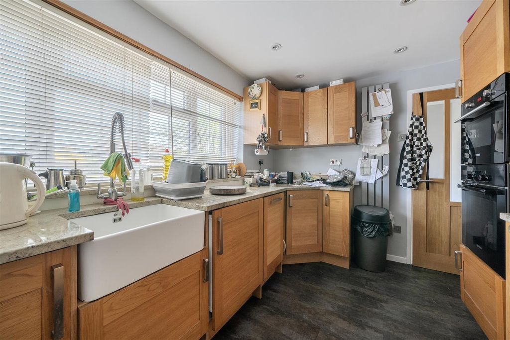 Property photo 2 of 23 Kitchen