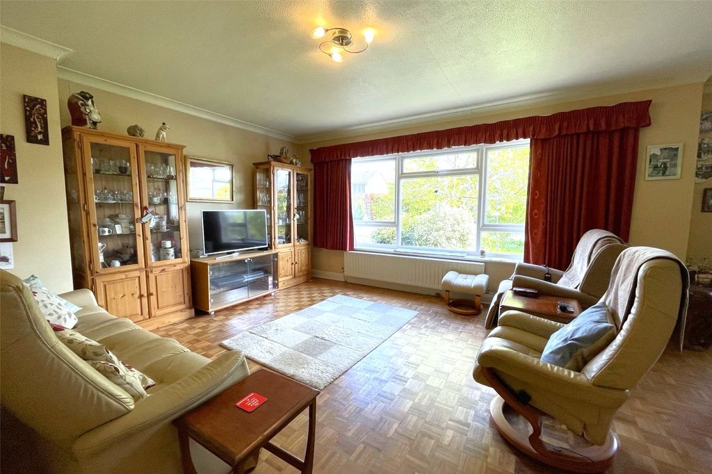 Property photo 2 of 16 Picture No. 15
