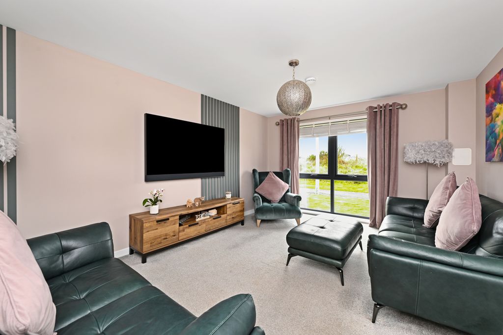 Property photo 2 of 24 Property Image 2