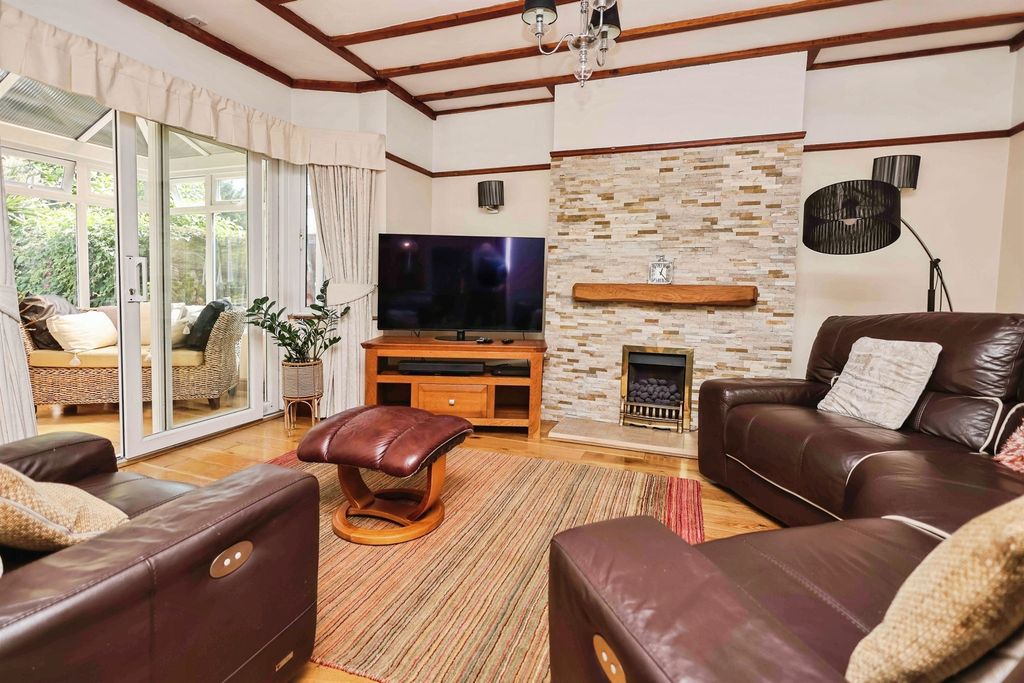 Property photo 2 of 29