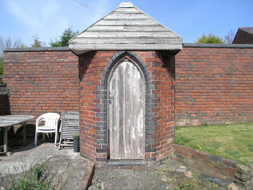 Property photo 2 of 30