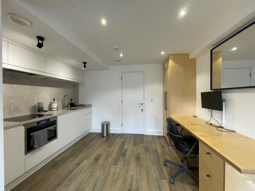 Property photo 2 of 8 Kitchen 2.Jpg