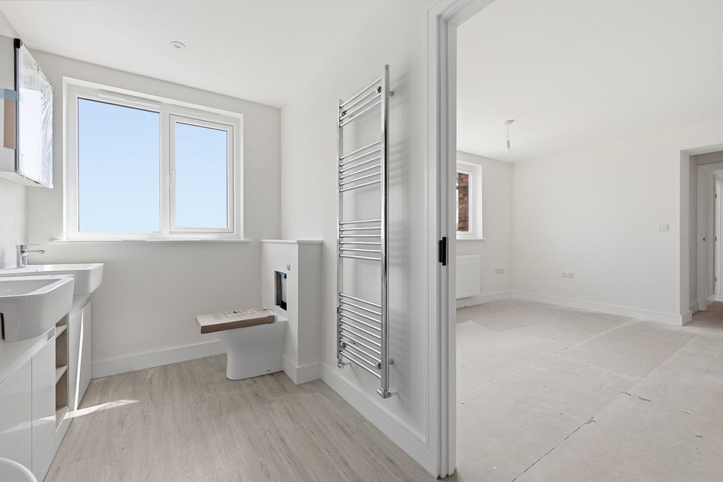 Additional image 15 of 5 bed detached house for saleOakley Gardens, Little Oakley, Harwich CO12