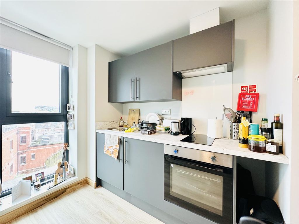 Property photo 1 of 20 Studio