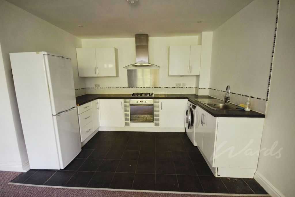 Property photo 2 of 7 London Road Kitchen