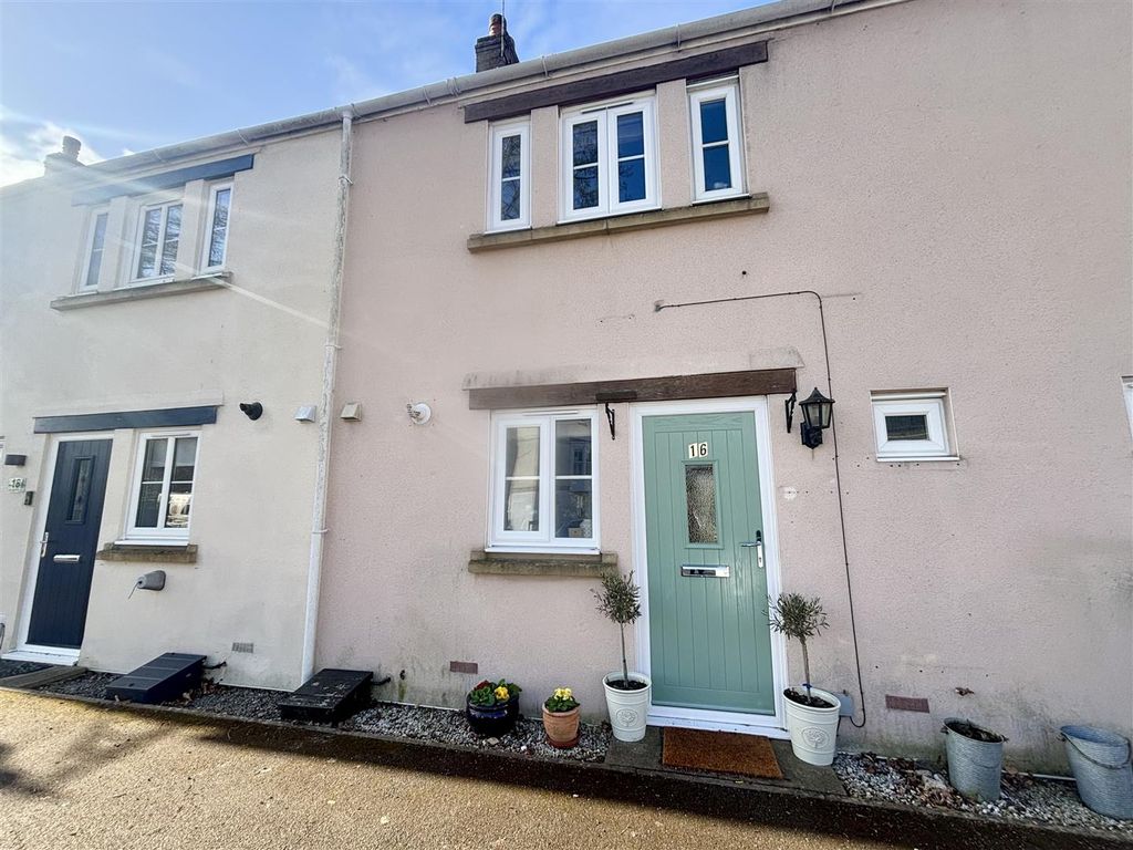 Property photo 1 of 10 Front