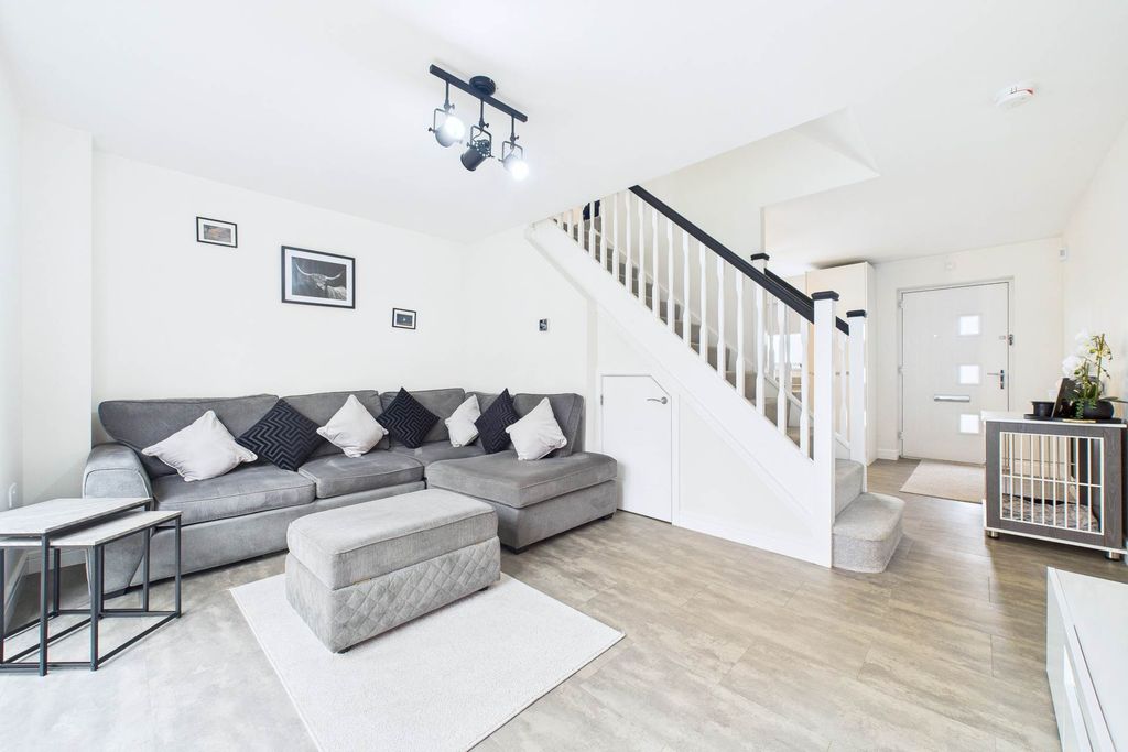 Property photo 3 of 22