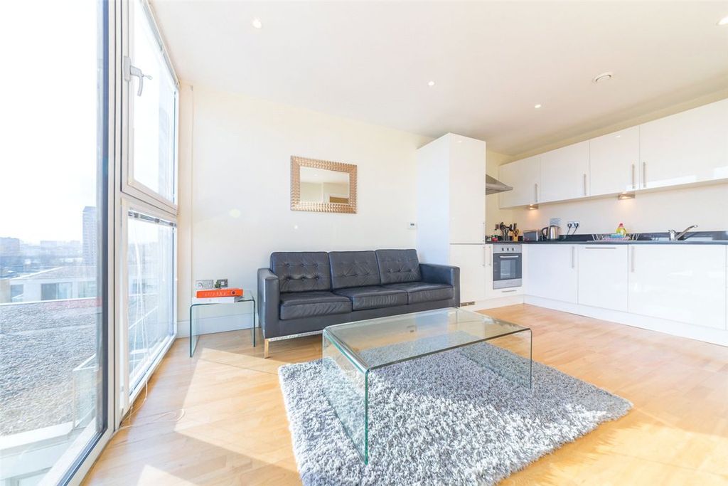 Property photo 3 of 9