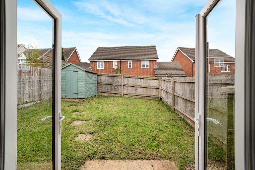 Property photo 2 of 17